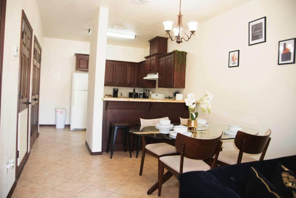 1 Min To University Utrgv 2Bd 2Bt Town Suite Edinburg Luaran gambar