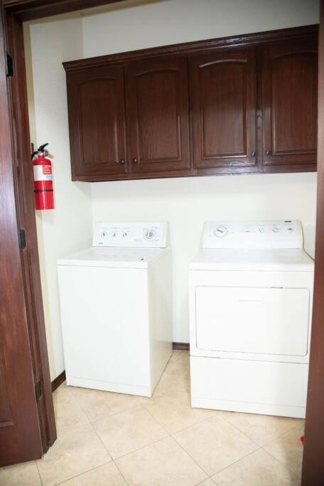 1 Min To University Utrgv 2Bd 2Bt Town Suite Edinburg Luaran gambar